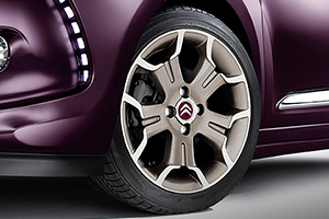 DS3 Faubourg Addict 17インチ ツートングレーアロイホイール